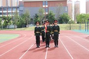 开大附中举行“阅读以致远 书香满校园”主题升旗仪式