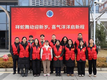 春回校园，暖心护航——开大附中开展2025年春季学期开学志愿服务活动